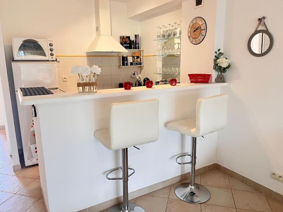 Joli Studio Tout Confort Proche Toutes Commodites Dans Residence Calme LʼÎle-Rousse Buitenkant foto