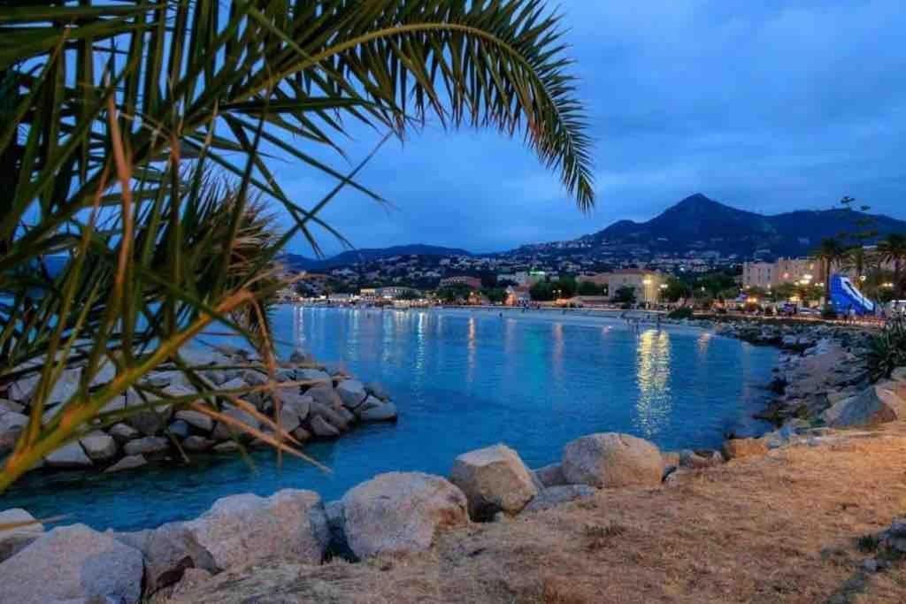 Joli Studio Tout Confort Proche Toutes Commodites Dans Residence Calme LʼÎle-Rousse Buitenkant foto