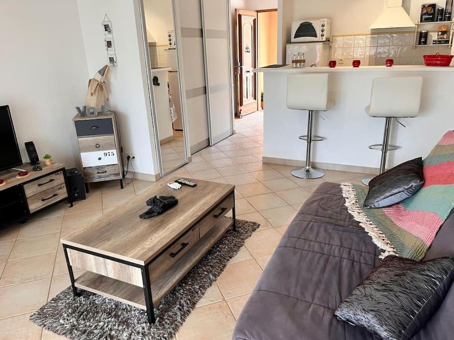 Joli Studio Tout Confort Proche Toutes Commodites Dans Residence Calme LʼÎle-Rousse Buitenkant foto