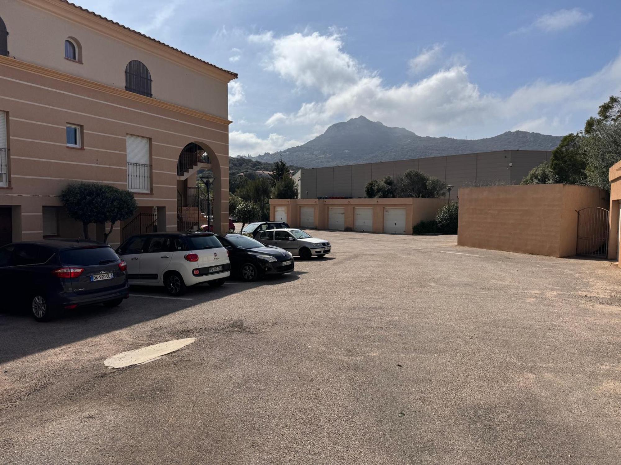 Joli Studio Tout Confort Proche Toutes Commodites Dans Residence Calme LʼÎle-Rousse Buitenkant foto