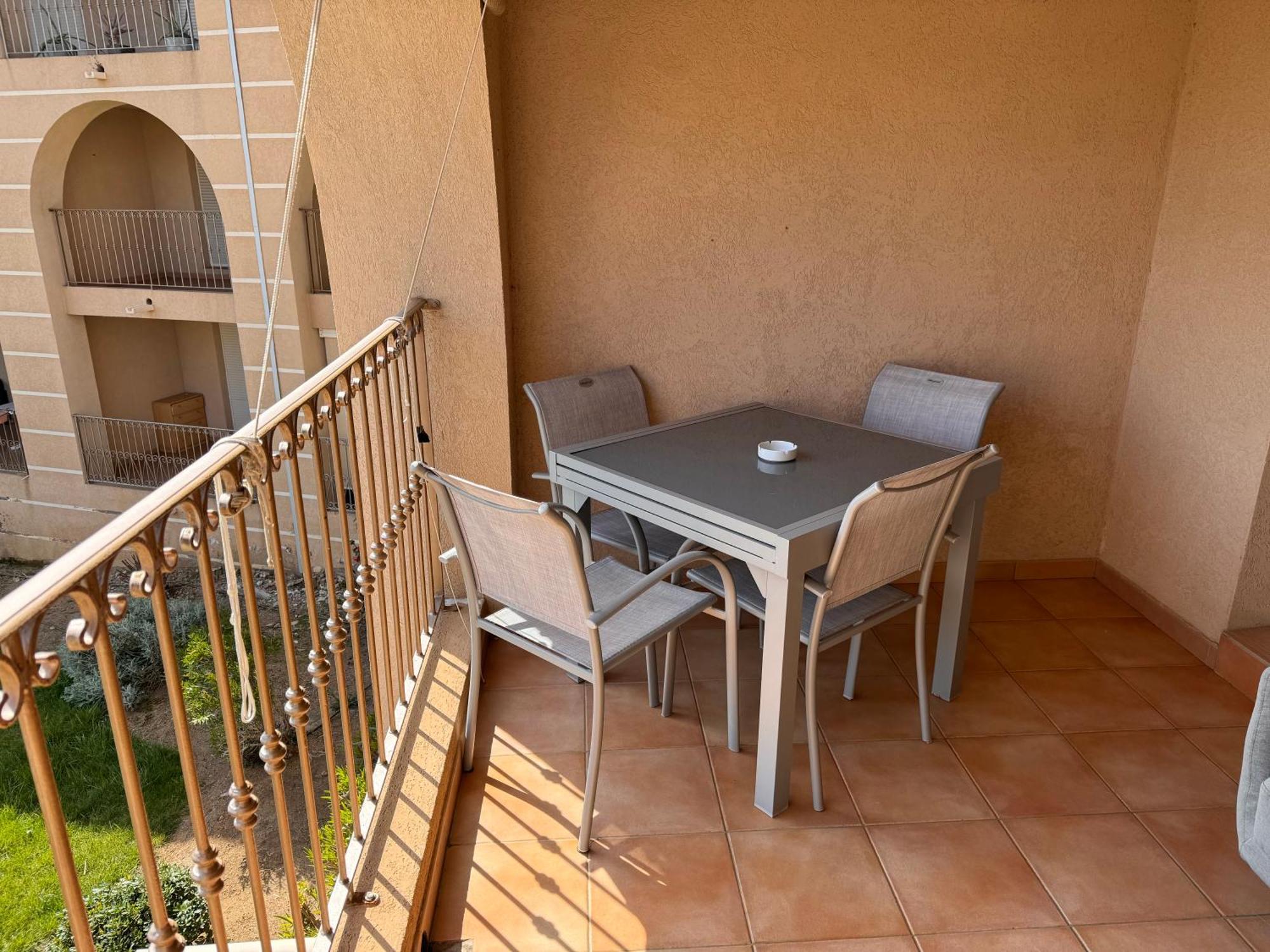 Joli Studio Tout Confort Proche Toutes Commodites Dans Residence Calme LʼÎle-Rousse Buitenkant foto